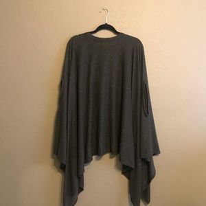 FOREVER 21 OVERSIZED GRAY PANCHO